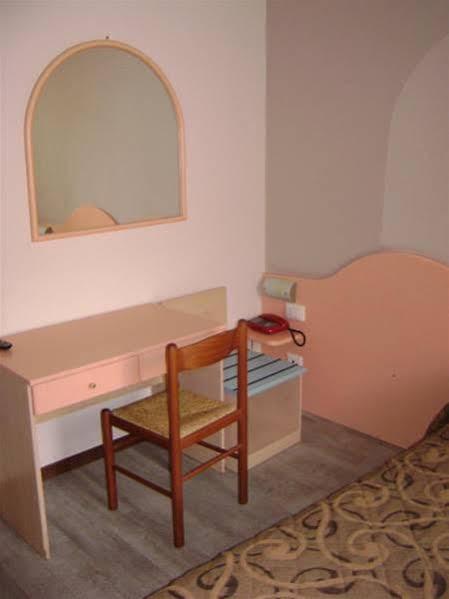 Hotel Eden Vignola  Esterno foto