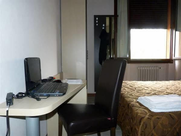 Hotel Eden Vignola  Esterno foto